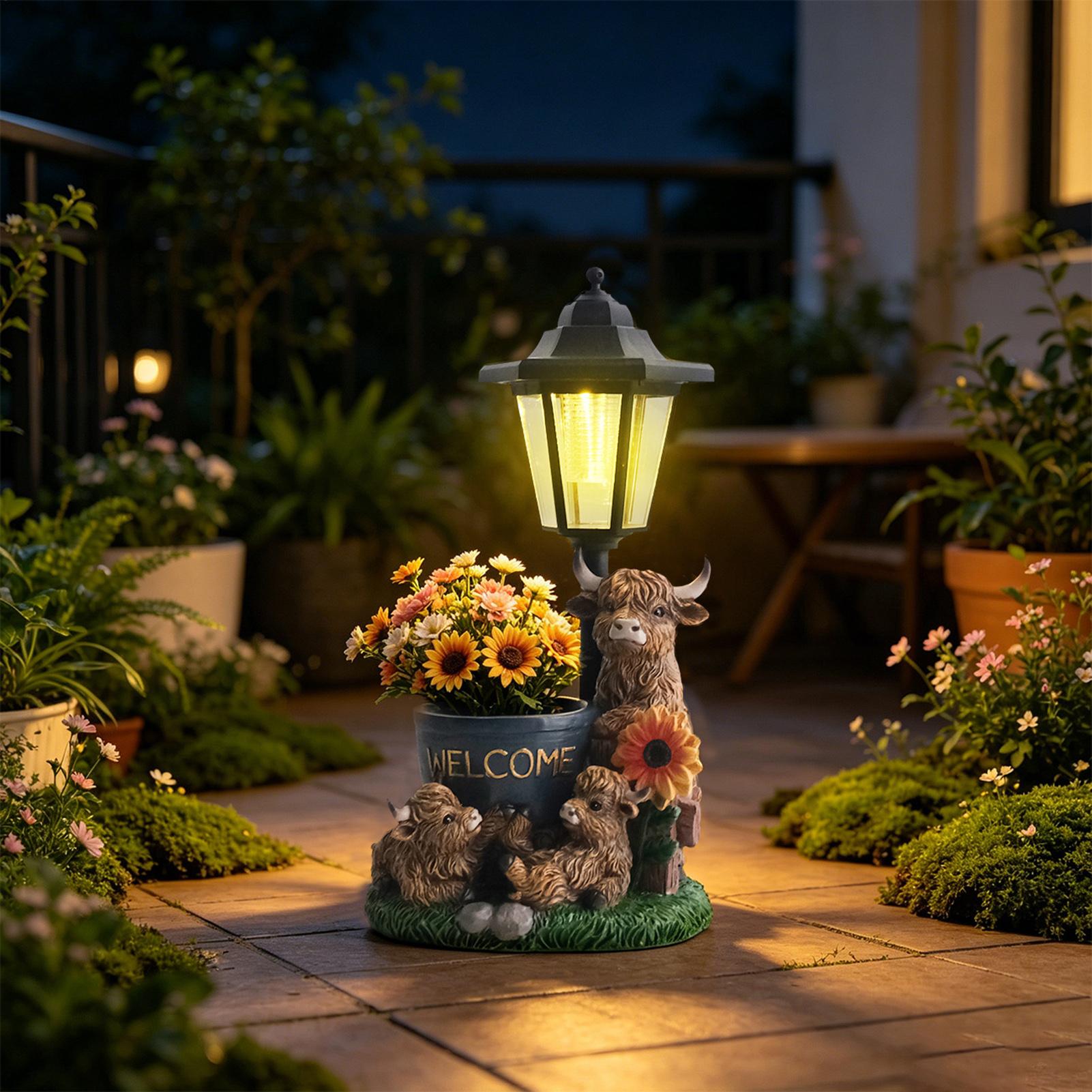 Up Lighting Decor - ソーラーガーデンアニマル、装飾用レジン製牛の置物、ライトアップ機能付き、芝生、バルコニー、ポーチ、パティオ、農家風の家などに最適。